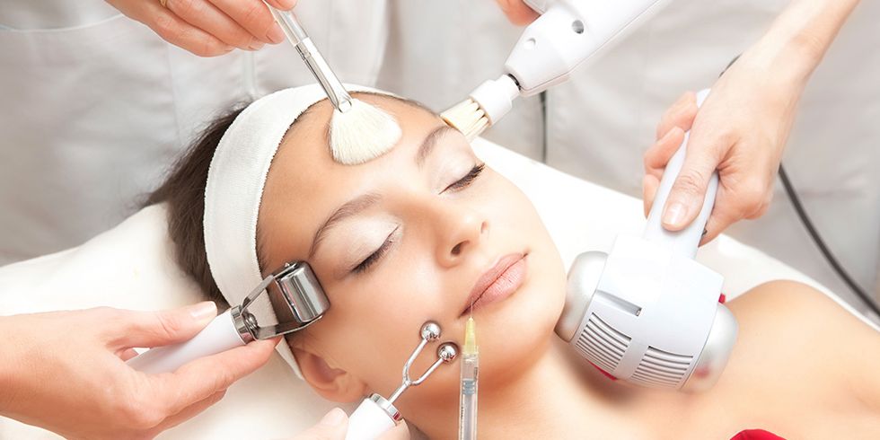 https://skinandbeautytrainingcentre.com.au/cdn/shop/articles/6-beauty-treatments-every-woman-should-try-in-her-lifetime-1487255003_980x.jpg?v=1632368776